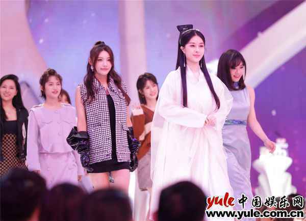 女嘉宾 《非诚勿扰》:试着用自己的闪光点去吸引对方,才是追求女生的正确方式