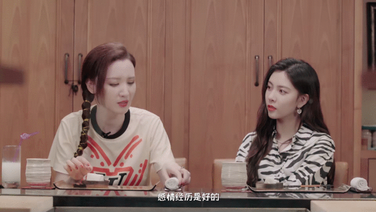 《发光的姐姐》张萌宋妍霏双美合体,娱乐圈的抢单真闺蜜!