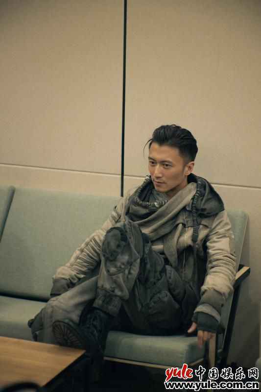 谢霆锋发文告别《中国好声音》，祝福学员“总有一天梦会发光”！