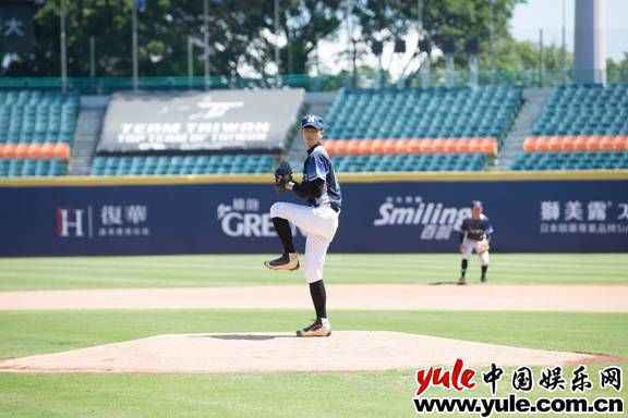 「新世代影歌双栖小天王」连晨翔2020年全新迷你专辑《百分百》将于11/27正式发行