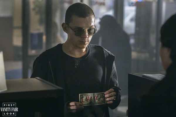 荷兰弟新片《谢里》首曝剧照 返乡军人罹患PTSD成了银行劫匪