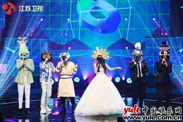 《蒙面唱将猜猜猜》给自己点了一首《我怎么这么好看》