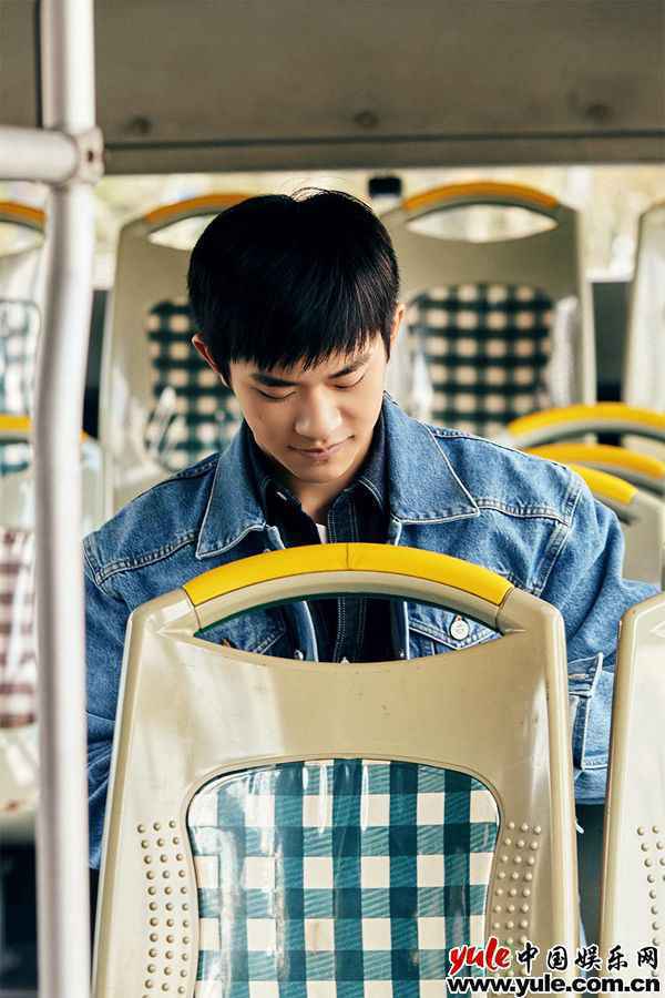 易烊千玺《爱的箴言》MV上线 象征每个人的成长历程