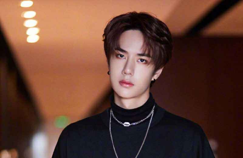 《天天向上》王一博与胡兵一起下厨,展示了一手滑板绝技