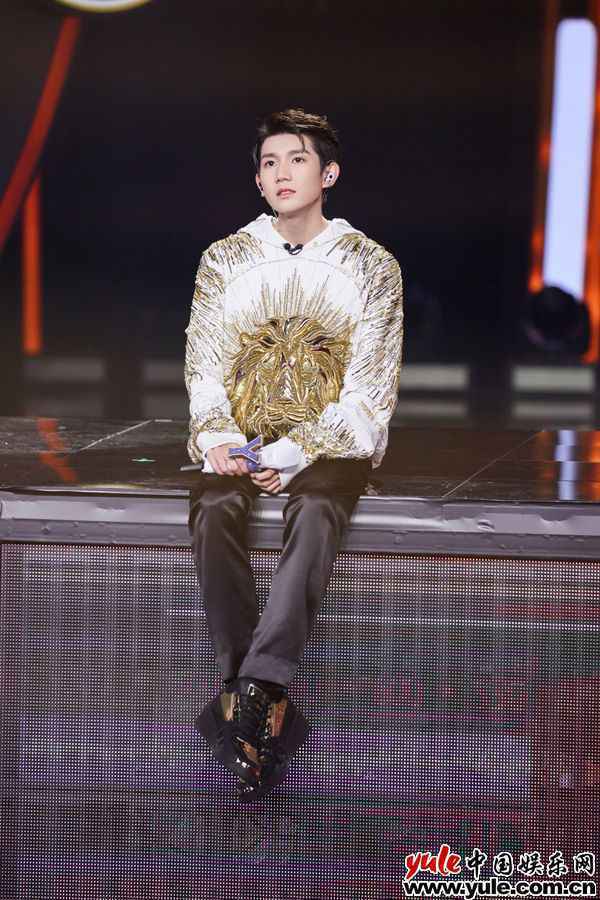 王源《我们的歌》再唱经典6 王源《我们的歌》再唱经典 独特嗓音彰显青春特色