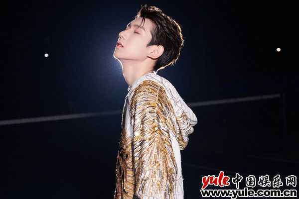 王源《我们的歌》再唱经典5 王源《我们的歌》再唱经典 独特嗓音彰显青春特色