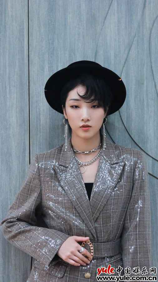 Yamy郭颖出席亚洲音乐盛典 荣获年度最具突破女歌手奖