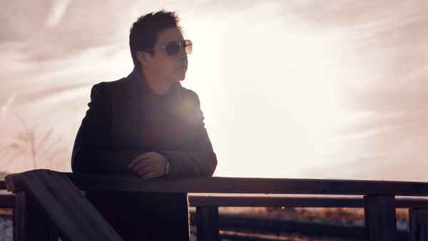 唐清禾原创钢琴曲撩动人心,《安静的远方》成为都市人心灵归宿