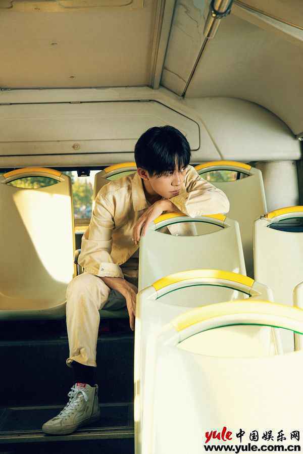 易烊千玺发布翻唱专辑《后座剧场》 回忆旧时光蓄能再出发