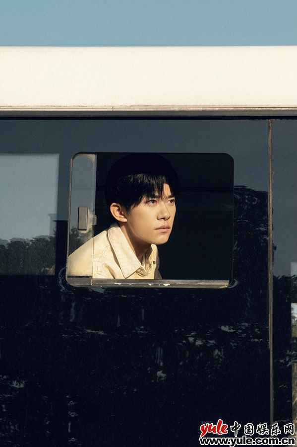 易烊千玺发布翻唱专辑《后座剧场》 回忆旧时光蓄能再出发