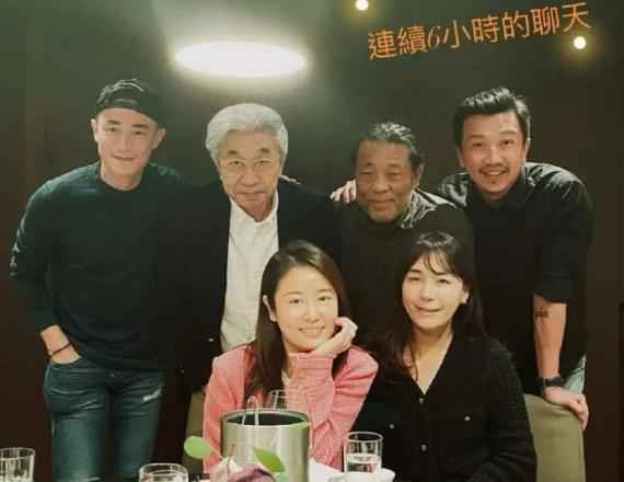 霍建华夫妇与剧组聚会