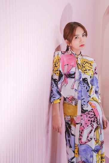 Ella 亮相《嗨唱转起来》收官夜 新年首唱引爆合作舞台