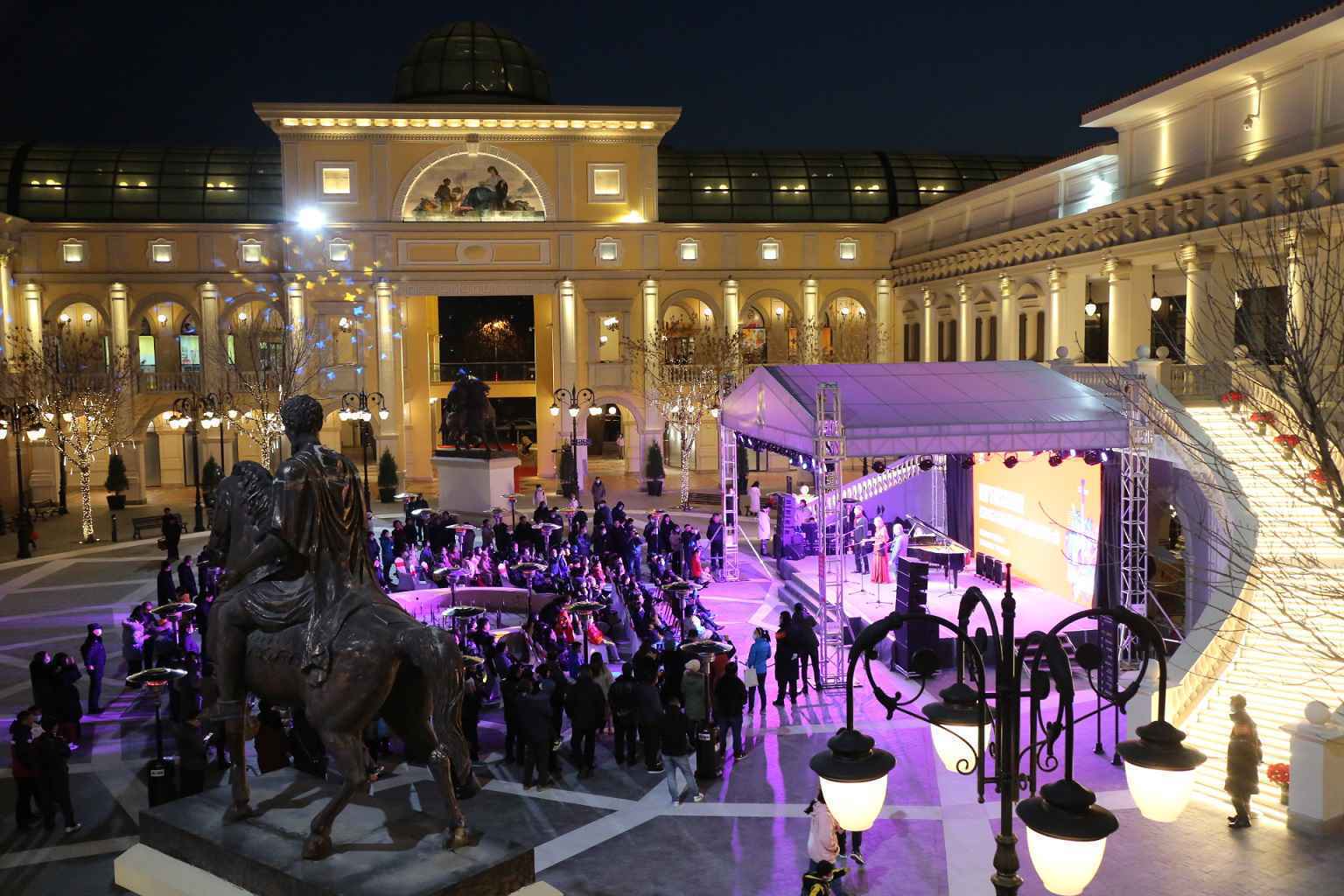 ISING!国际歌唱家迎新音乐会唱响创意米兰时尚生活广场