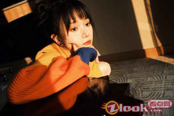 《沐浴之王》举办首映礼 卜冠今着糖果系套装现身