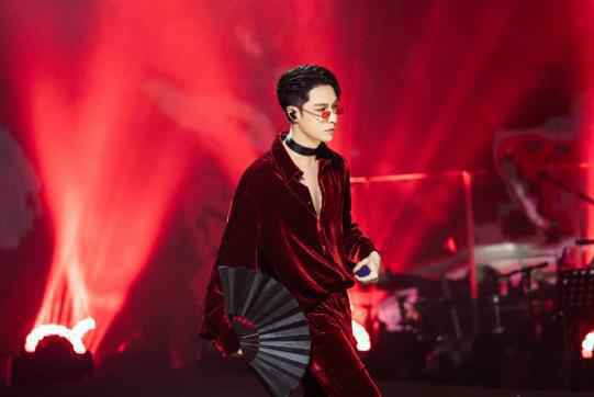 张艺兴唱作人挑战Rap圆“武侠梦” “我不想输，但不怕输”