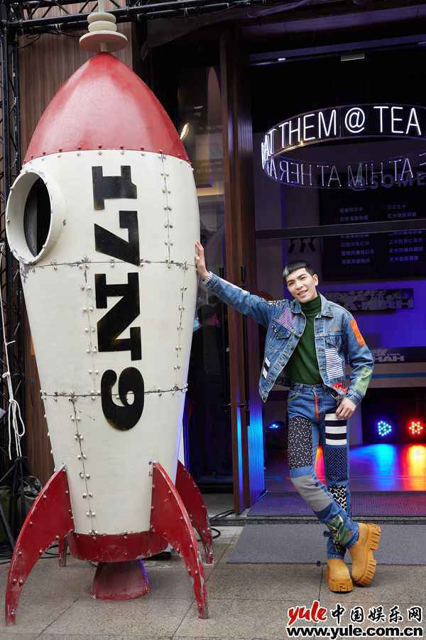 01配图 「金曲歌王」萧敬腾2020年全新单曲《萨哈星球》全球正式上线!