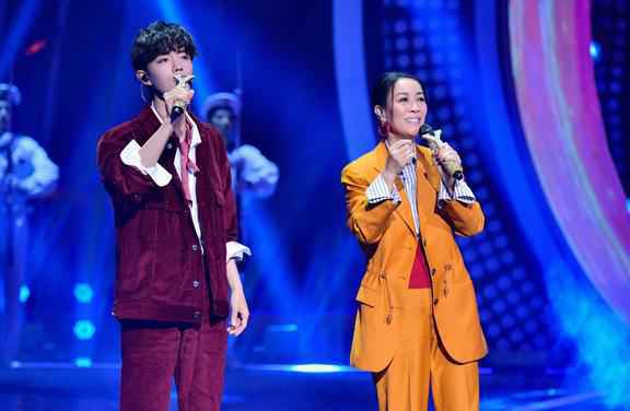 东方卫视《我们的歌》那英肖战唱响经典歌曲蔡健雅“牵手”阿云嘎再现《雨中曲》