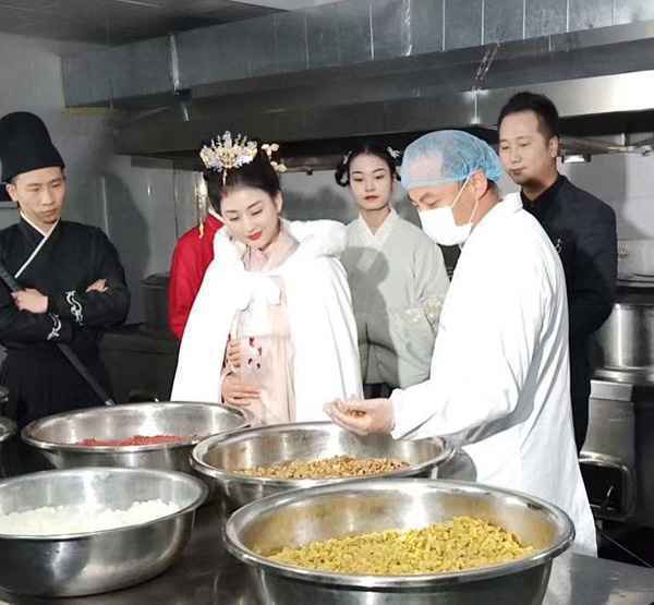 姜蓉蓉主演微电影《九牧皇家鹿胶》，颜值太高超有范