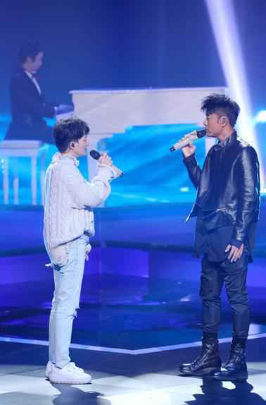 东方卫视《我们的歌》玩转金曲 勤深深高能反转震撼全场