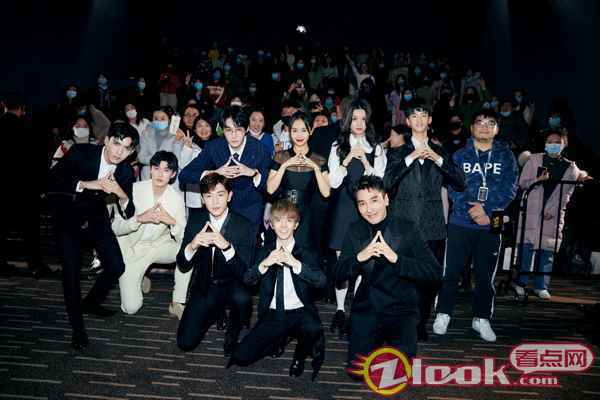 赵又廷出席电影《晴雅集》首映礼 成全场搞笑担当