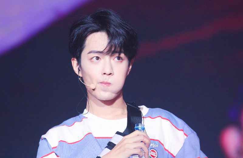 肖战新单曲《光点》销售额破亿，意味着在圈内有广阔前景