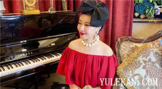 全球华人线上公益音乐会开播 青年歌唱家陈蓓蓓献唱经典作品