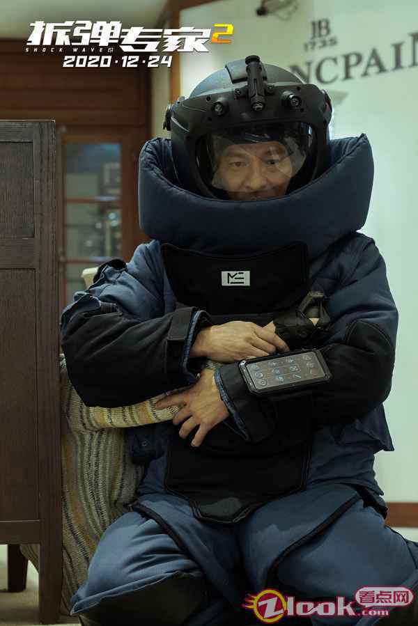 《拆弹专家2》首映口碑强劲预售火热 五大看点提前揭秘贺岁档最炸大片