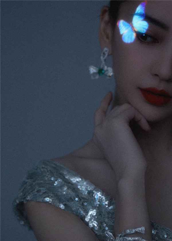 Angelababy亮相盛典活动展现迷人魅力