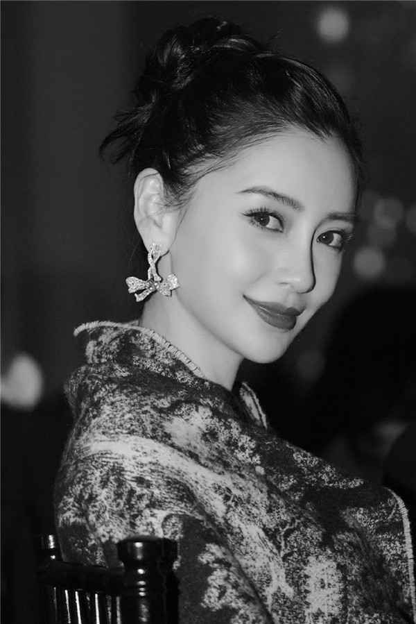 Angelababy亮相盛典活动展现迷人魅力