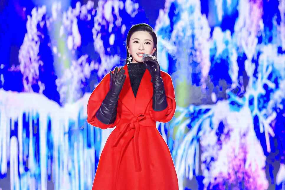 伊丽媛再度受邀助阵“2021迎冬奥相约北京—环球跨年冰雪盛典”