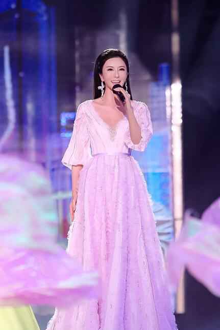 伊丽媛再度受邀出席中央广播电视总台跨年盛典 重星云集与你共同跨年!