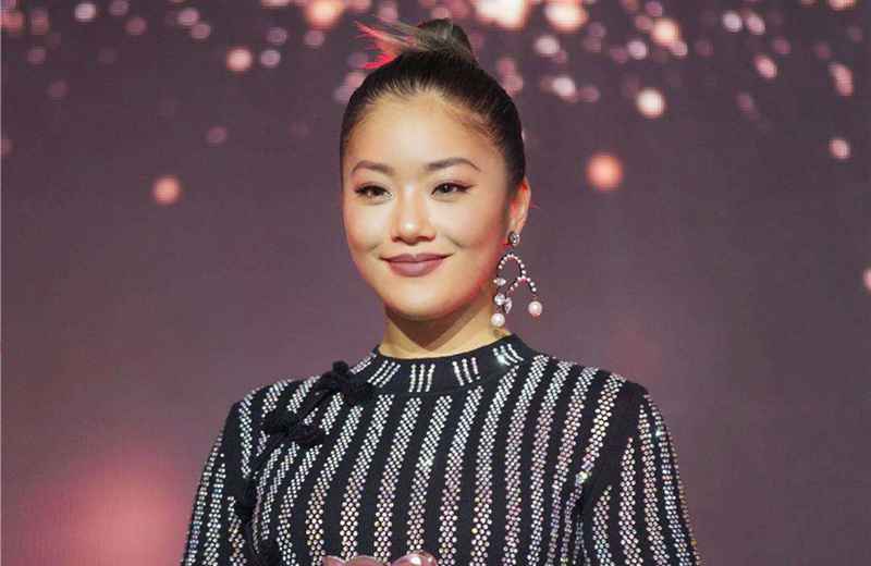 王菊上综艺,大谈男生情感心理,旁边的“吕子乔”不免尴尬了