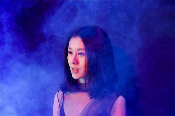 新歌《钻石》白安演绎唯美落泪哭戏