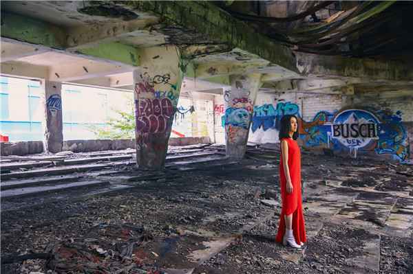 新歌《钻石》白安演绎唯美落泪哭戏