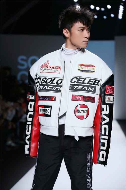 古巨基身兼三职上台走show