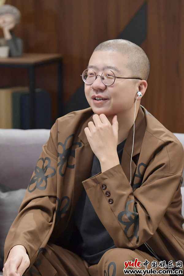 开年暖综《同一屋檐下》即将上线！邓紫棋尽显吃瓜少女本质