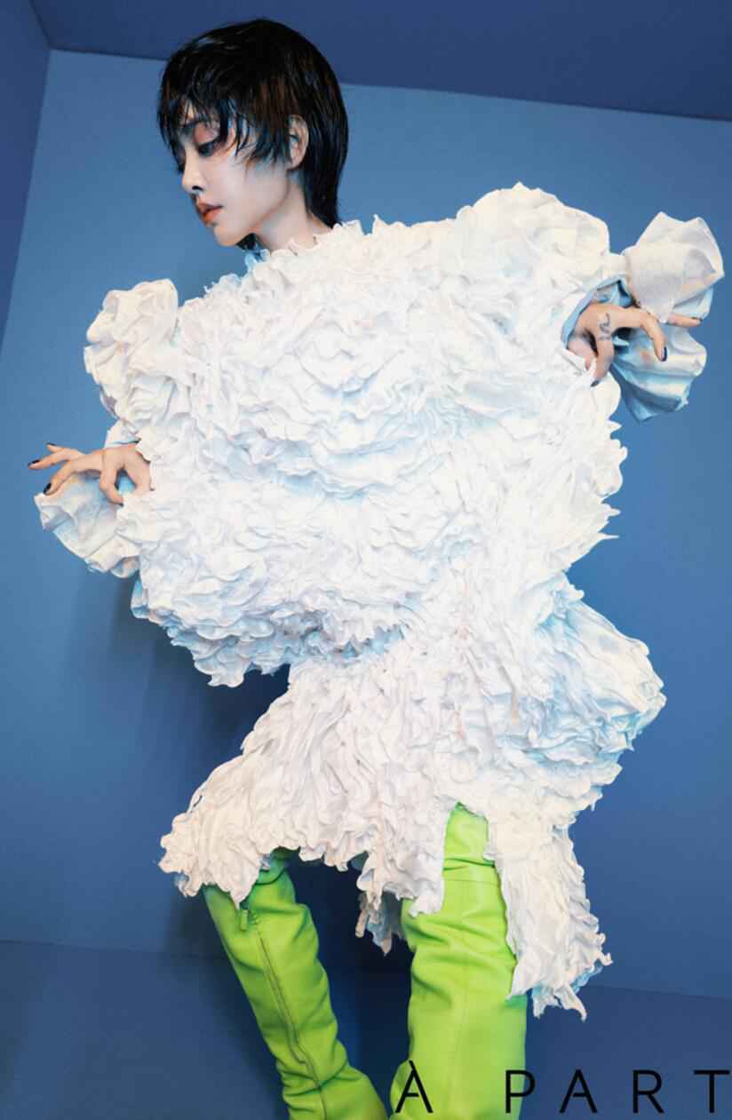 野生眉造型引人热议蔡依林：正视自己，快乐很重要