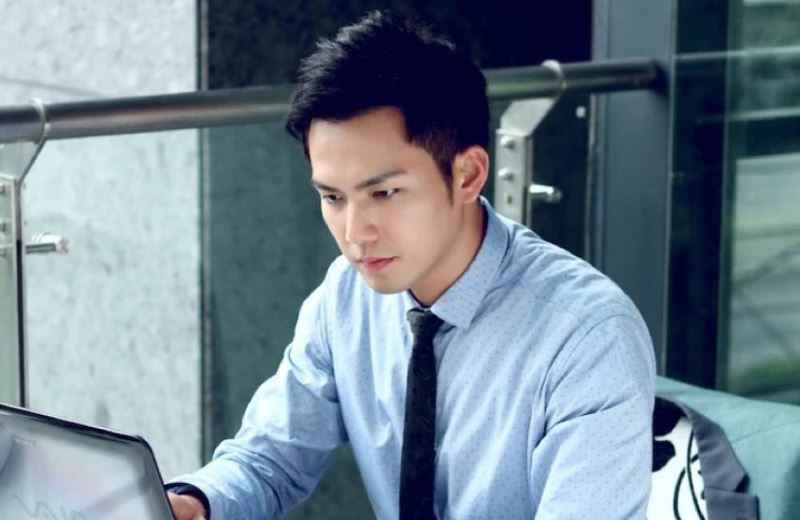 《街舞》钟汉良取代罗志祥，穿着不属于自己风格的服装更像是个舞王