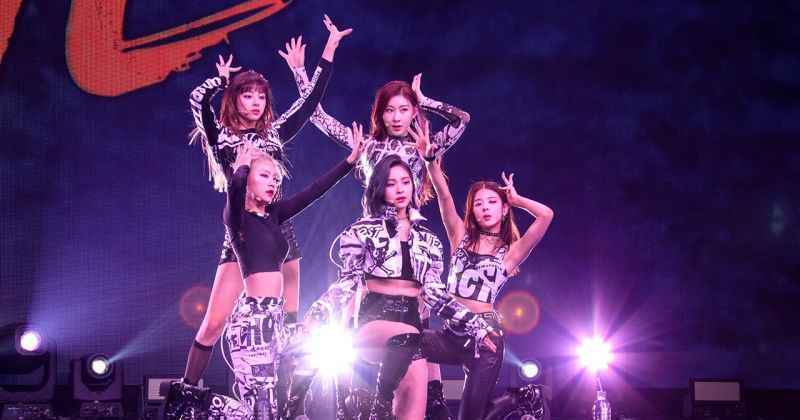 ITZY 新专辑大展自信魅力〈WANNABE〉夺四榜冠军！