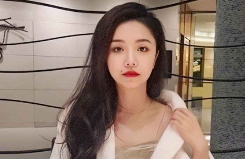 青你2安崎要抱抱，看见她抱住的对象后，网友表示：虞书欣会吃醋