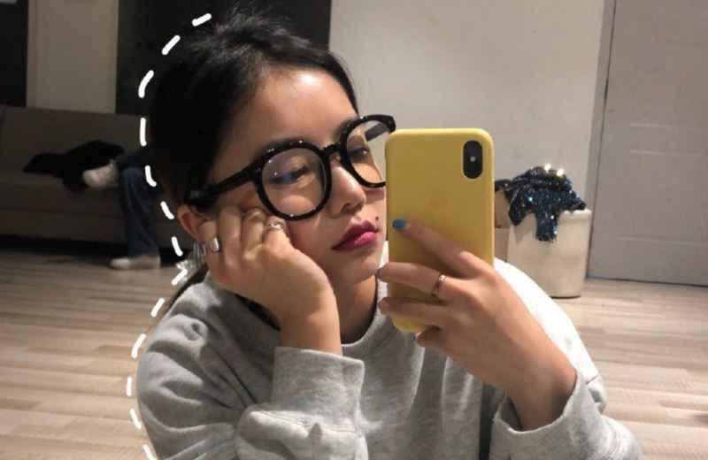 青你2安崎要抱抱，看见她抱住的对象后，网友表示：虞书欣会吃醋