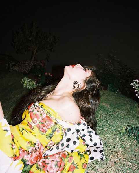 泫雅回归倒数一天??〈Flower Shower〉MV 预告华丽抢眼!