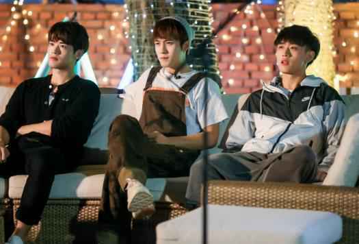 《青春同学会》郭京飞逗趣主持，梅婷休学遗憾被填补