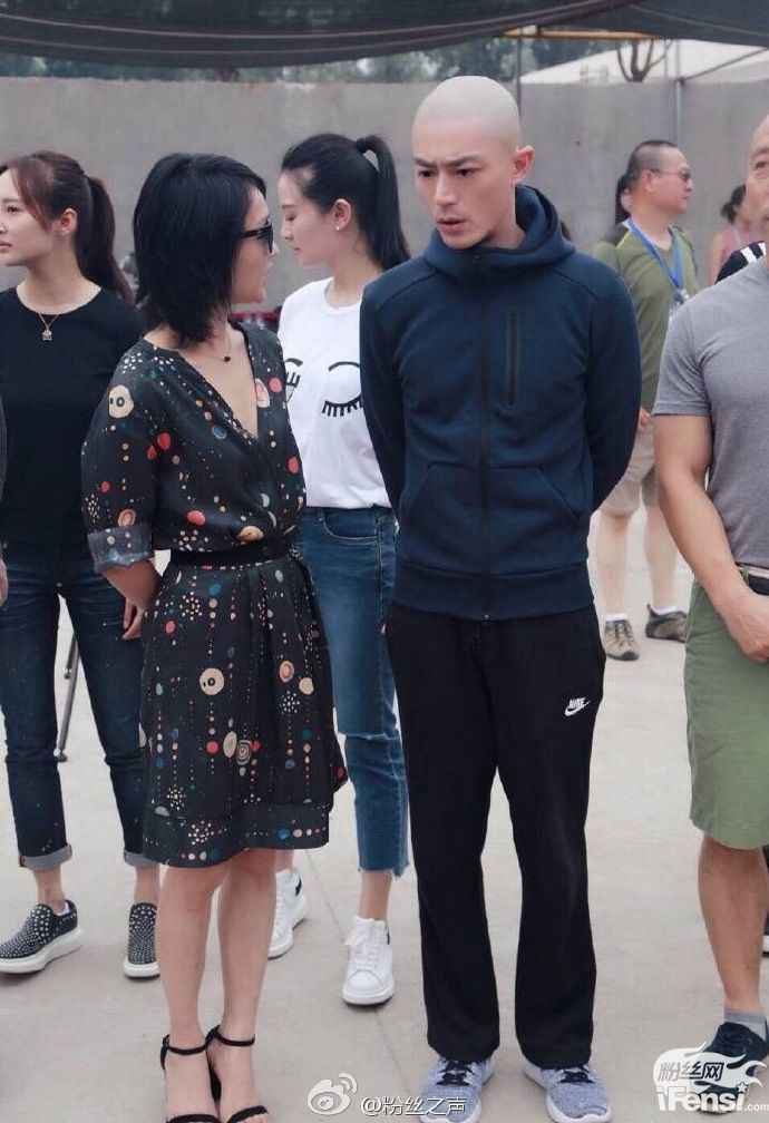 《如懿传》开机 感受下光头霍建华魅力