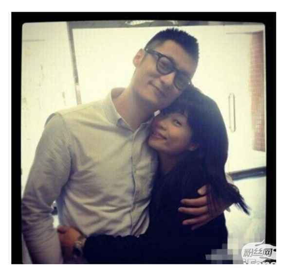 余文乐恋上46岁香港女主持？心碎一地