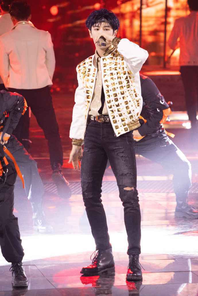 李汶翰《演员》获星晋级 《追光》首当队长舞台超燃