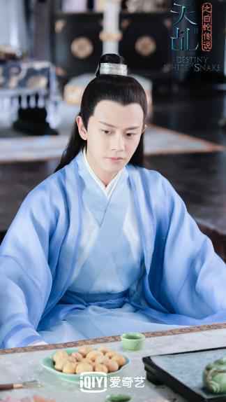 《天乩》任嘉伦大战饕餮 重塑仙骨深情守护杨紫