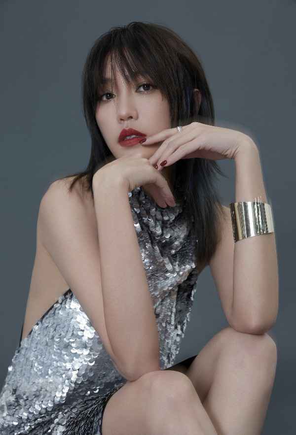 王紫格最新EP《不，简单》正式上线 感受流行和电音的完美碰撞