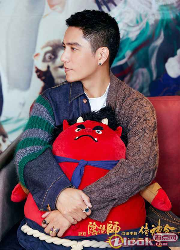 《侍神令》孙红雷惊喜加盟献声海坊主 陈坤送“迷弟”陈伟霆红秋裤