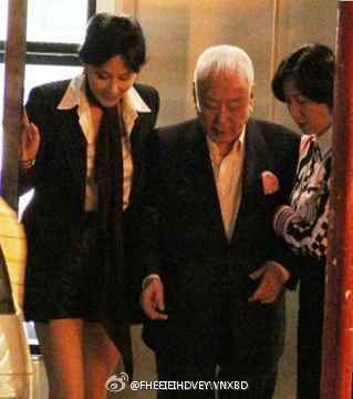 情敌变好友！刘嘉玲何超琼与许世勋聚餐